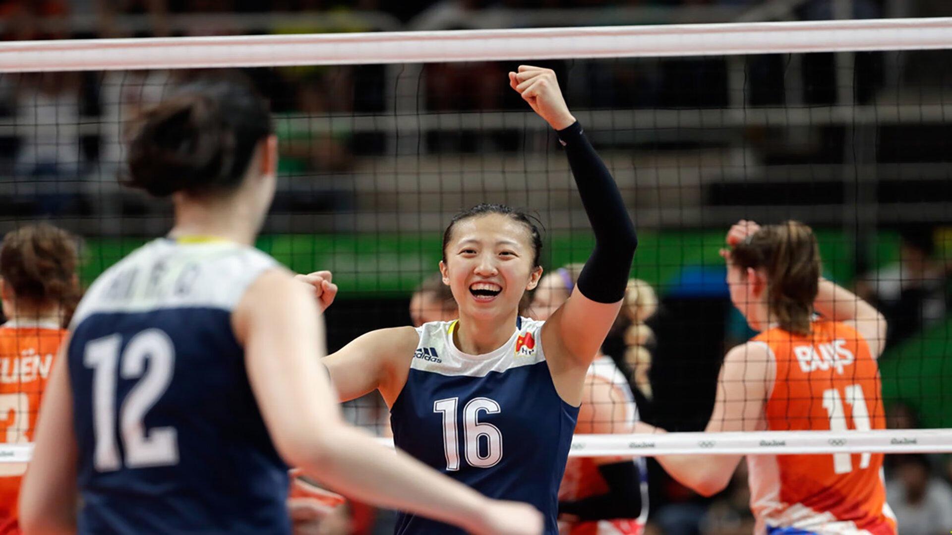 综合格斗巨星卫冕战引爆全球，五回合激战奠定传奇地位