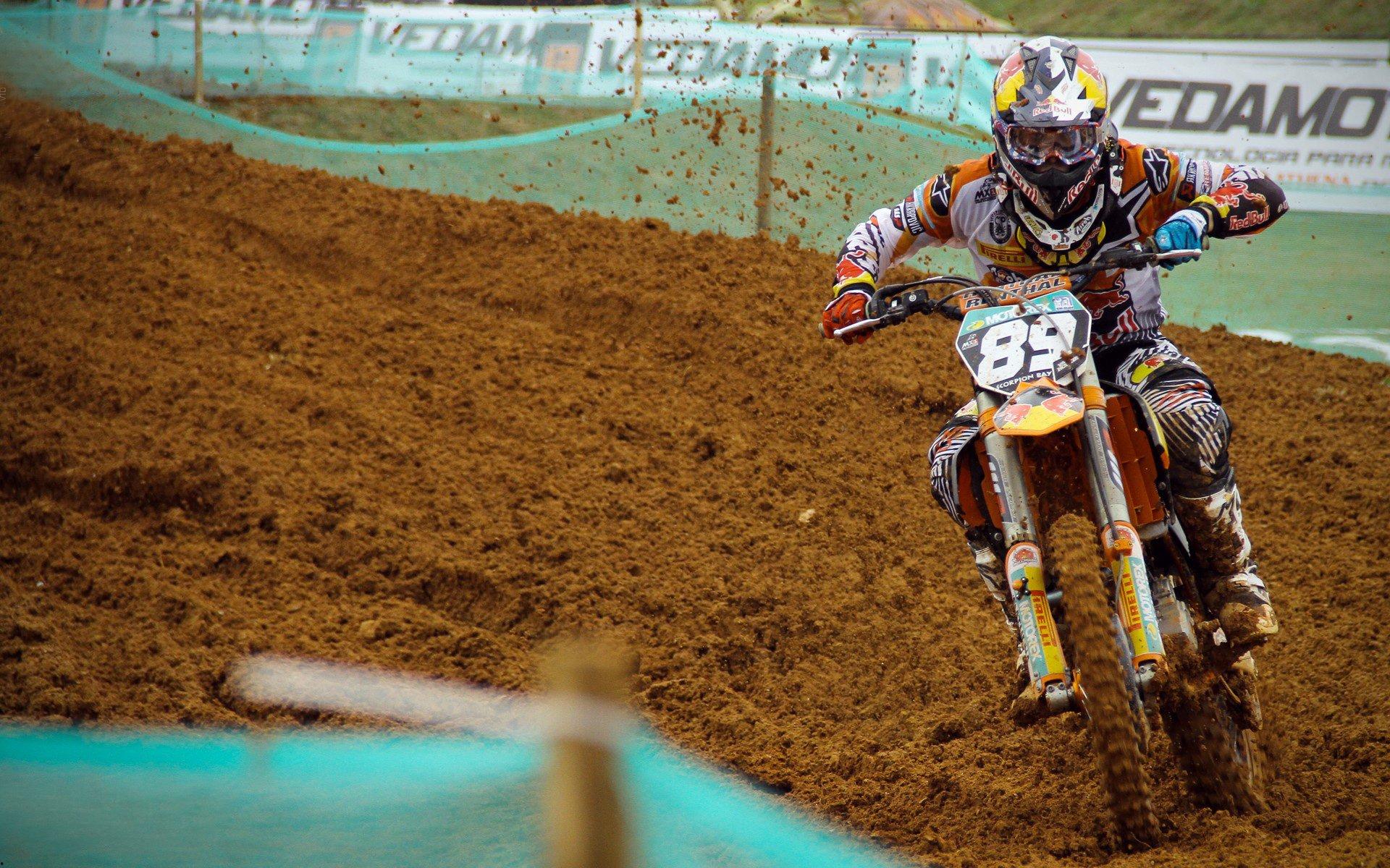 马卡报盛赞库库雷利亚,欧冠关键战统领防线击溃巴萨,西班牙主力左闸再无争议